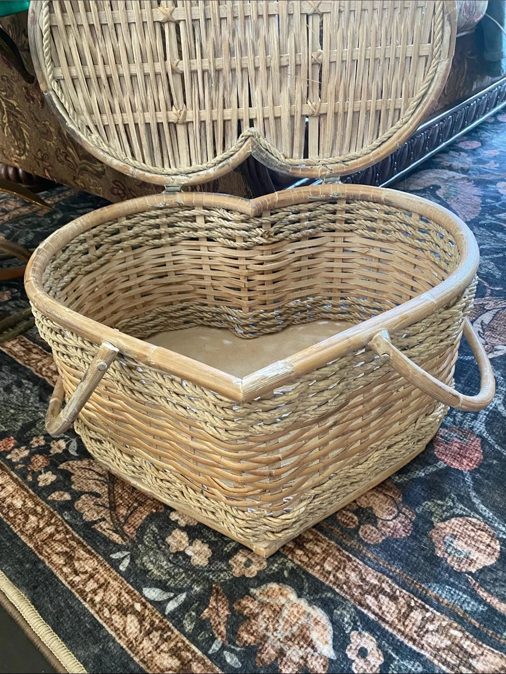 Vintage Heart Shaped Picnic/Sewing/Storage Large Hand-Woven Wicker Basket